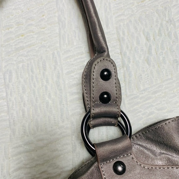 New without tags, Nicole Lee, silver, metallic shoulder bag - Picture 10 of 16
